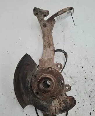 Audi A4 S4 B5 8D Front wheel hub