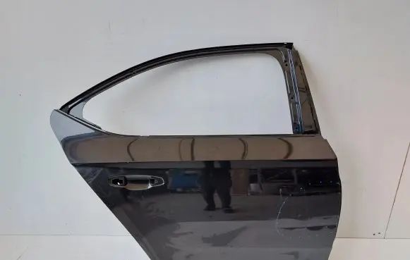 Skoda Superb B8 (3V) Rear door 3V5833312