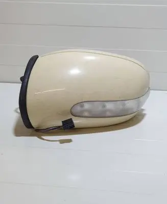 Mercedes-Benz C W203 Front door electric wing mirror 413133417