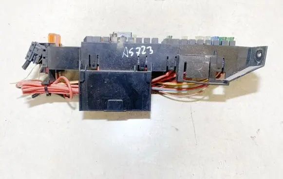 Mercedes-Benz E W210 Fuse box set 2105460543