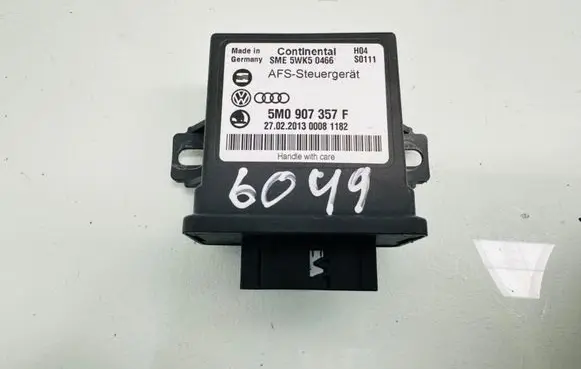 Volkswagen PASSAT CC Light module LCM 5WK50466 5M0907357F