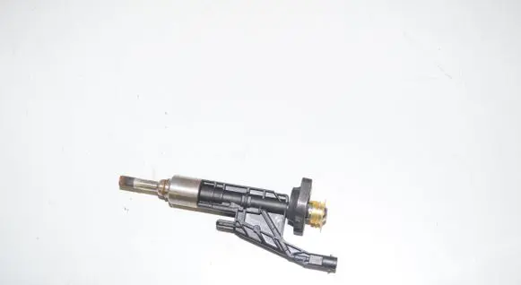 BMW 2 F45 Fuel injector 7639990 13537639990 13538625396