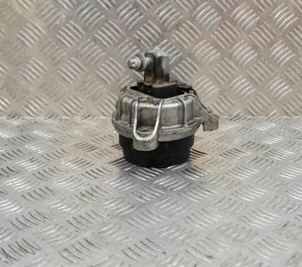 BMW 5 F10 F11 Engine mount bracket 6777365