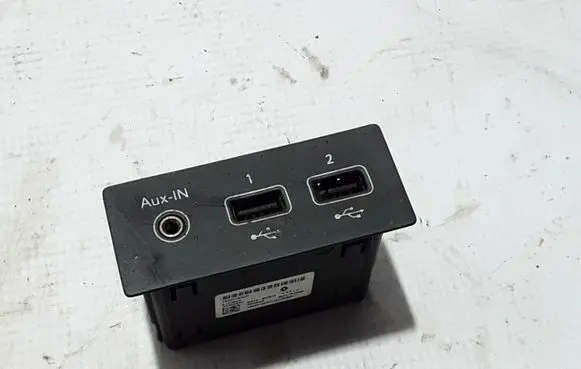 Renault Clio V USB socket connector 280231553R