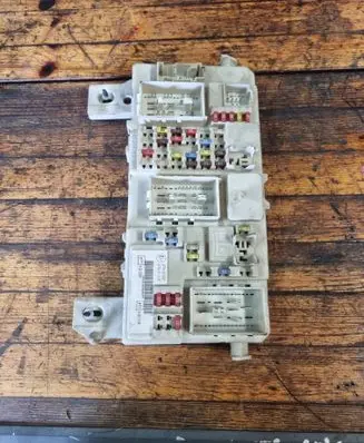 Ford Focus Fuse module 7M5T14A073CD 8M5T14014NEA 519242309