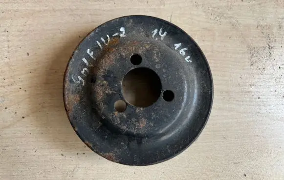 Volkswagen Golf IV Power steering pump pulley 030145269A