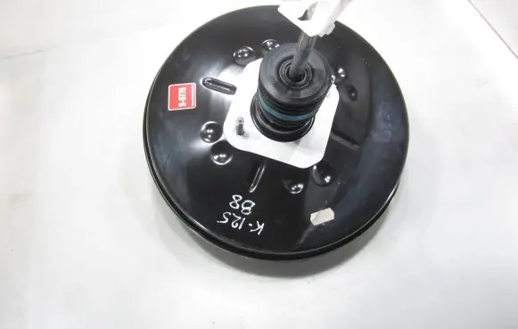 Volkswagen PASSAT B8 Brake booster 5Q1614105CG 204TBEEL1A2BCX
