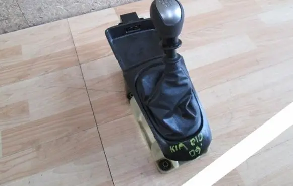 KIA Rio Gear shifter/selector