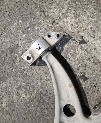 Volkswagen PASSAT B6 Front lower control arm/wishbone