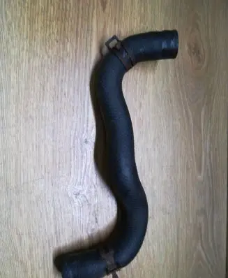 Engine coolant pipe/hose