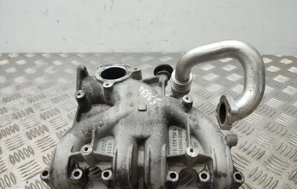 Volkswagen Sharan Exhaust manifold 03G129713L