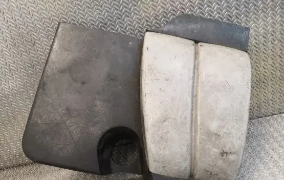Engine cover (trim)