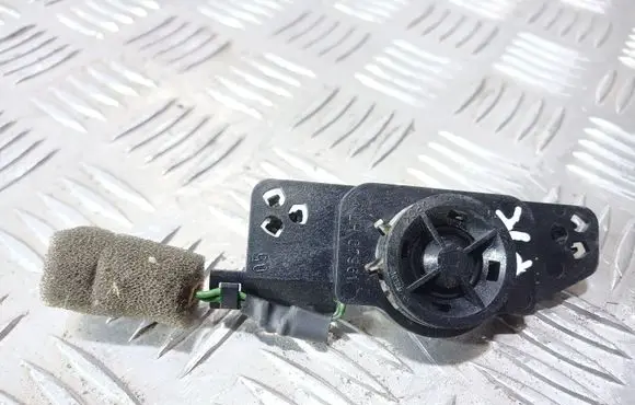 Nissan Primera Front door high frequency speaker 4350135