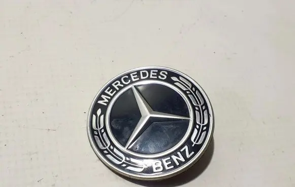 Mercedes-Benz GLC C253 Manufacturer badge logo/emblem A0008172605