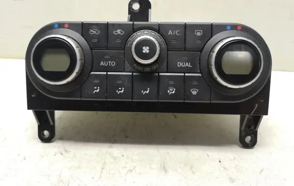 Nissan Qashqai+2 Climate control unit 27500JD45C
