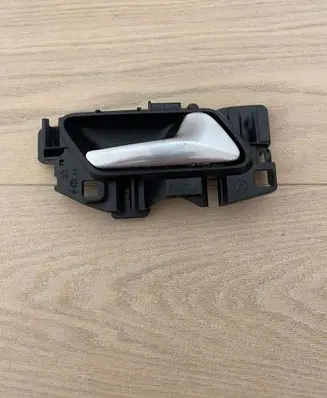 Opel Grandland X Front door interior handle 25527W01 311337 311308