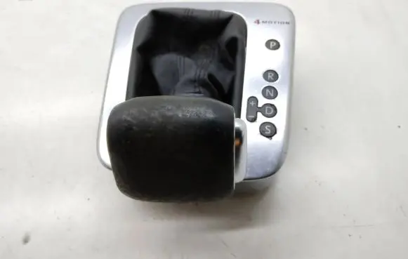 Audi Q7 4L Gear shifter surround trim plastic 5N2713203E