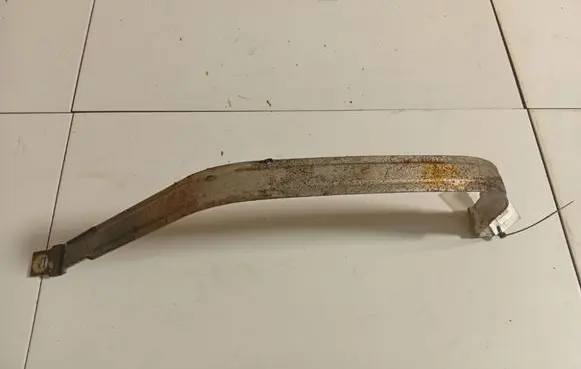 Skoda Fabia Mk1 (6Y) Fuel tank mounting bracket