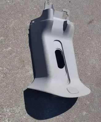 Chrysler Town u0026 Country V (B) pillar trim (top) F1028502
