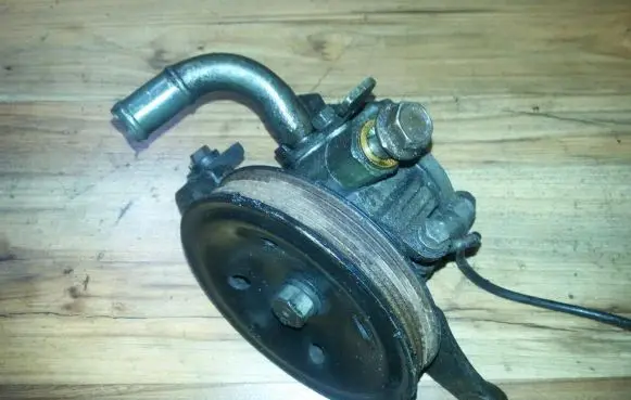Mazda 626 Power steering pump ga2a32650b