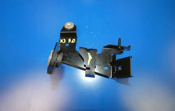 Jaguar XJ X351 ABS pump bracket AW933490