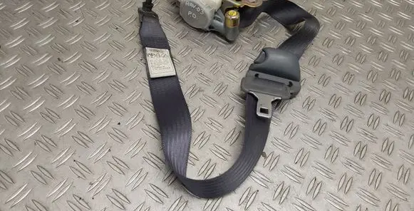 Toyota RAV 4 (XA20) Front seatbelt 7J3550P
