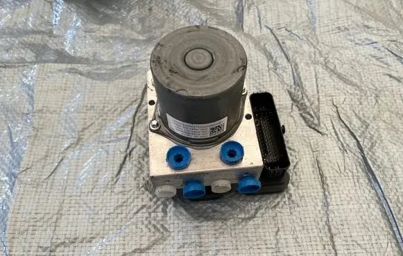 Mercedes-Benz EQB ABS Pump A2439009900