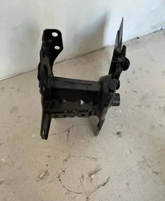 Toyota Yaris Cross Front bumper shock/impact absorber 