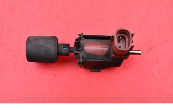 Toyota Corolla E120 E130 Vacuum valve 