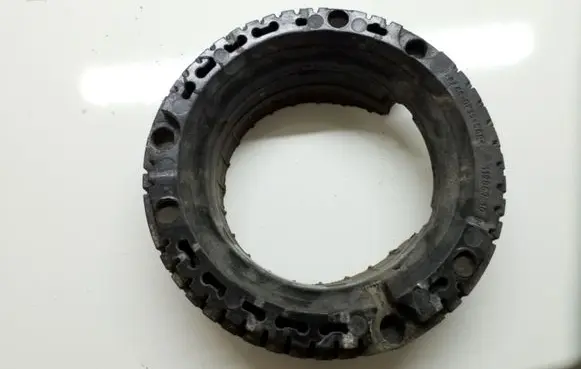 BMW 5 F10 F11 Front coil spring rubber mount 6775581