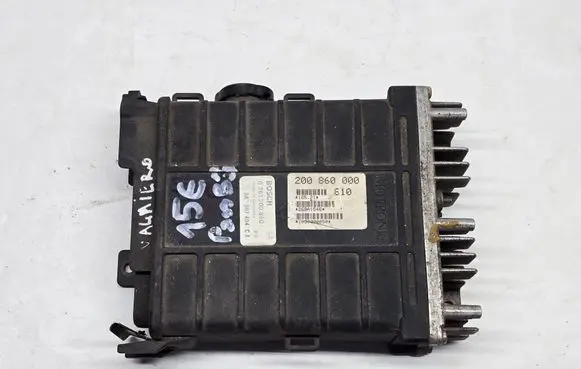 Volkswagen PASSAT B3 Engine control unit/module 0261200860 20086000