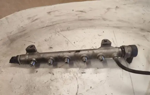 Hyundai Sonata Fuel main line pipe 0445214085