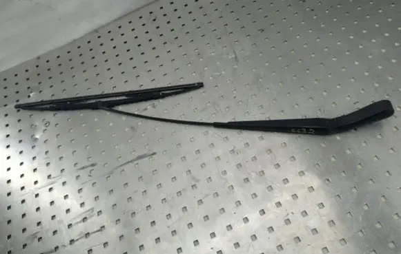 Volvo S80 Windshield/front glass wiper blade 182360