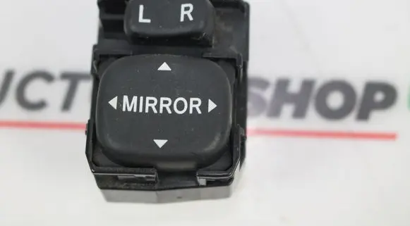 Toyota Yaris Wing mirror switch