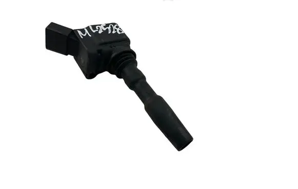 Volkswagen Golf VII High voltage ignition coil 04E905110B