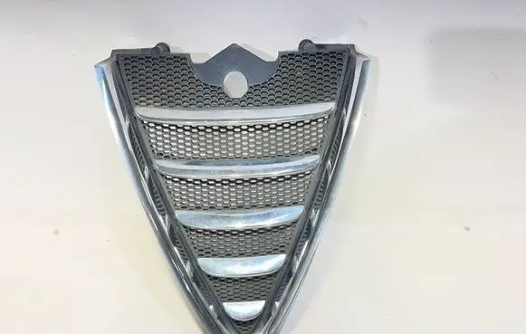Alfa Romeo GT Front bumper upper radiator grill LS380128