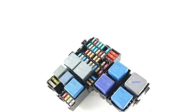 Renault Trafic III (X82) Fuse module 93910