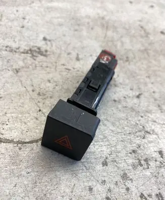 Chevrolet Captiva Hazard light switch 202005304