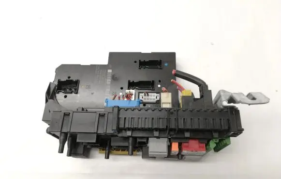 Mercedes-Benz C W204 Fuse module 2049060305