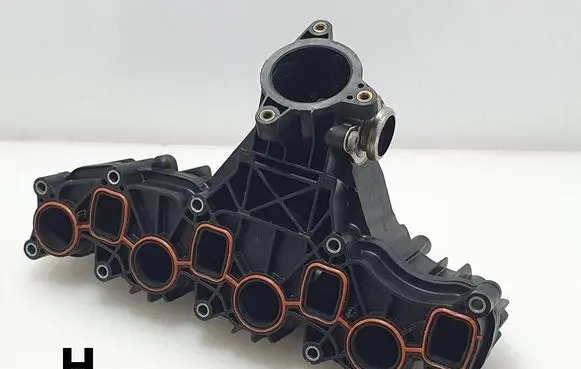 Volkswagen PASSAT B7 Intake manifold 03L129711AM