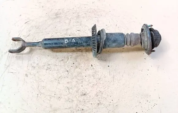 Audi A4 S4 B5 8D Front shock absorber/damper 3B0413031