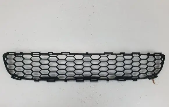Toyota Corolla Verso AR10 Front bumper lower grill 531120F020