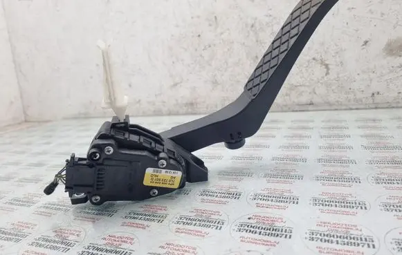 Audi Q7 4L Accelerator throttle pedal 7L0723507D