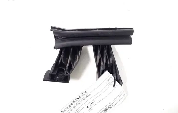Peugeot 408 P54 Rear door windshield rail 9832154580