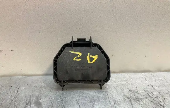 BMW 6 E63 E64 Headlight/headlamp dust cover 1305239244