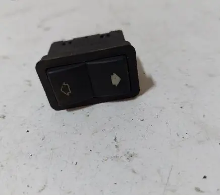 BMW 5 E39 Electric window control switch 8368974