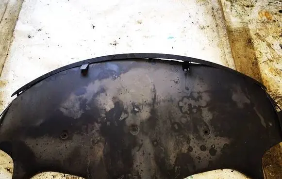 Tesla Model 3 Engine splash shield/under tray 