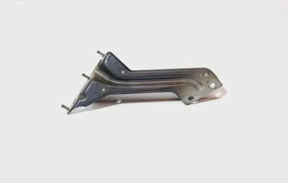 Audi Q5 SQ5 Fender mounting bracket 8R0821135