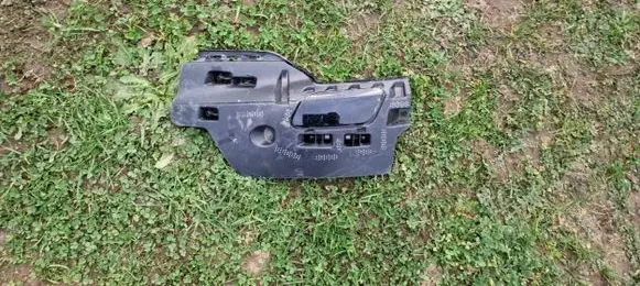 Audi A6 S6 C8 4K Front bumper mounting bracket 4K0807095