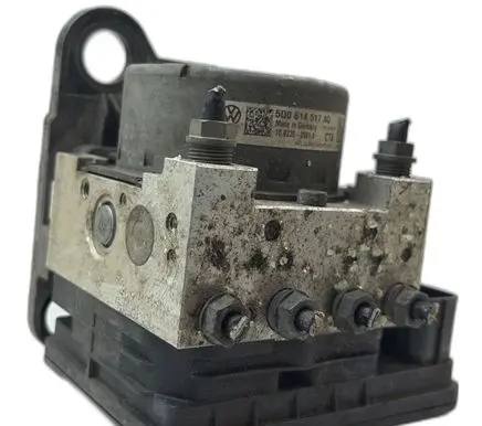 Volkswagen Golf VII Master brake cylinder 5Q0614517AQ 10022009014